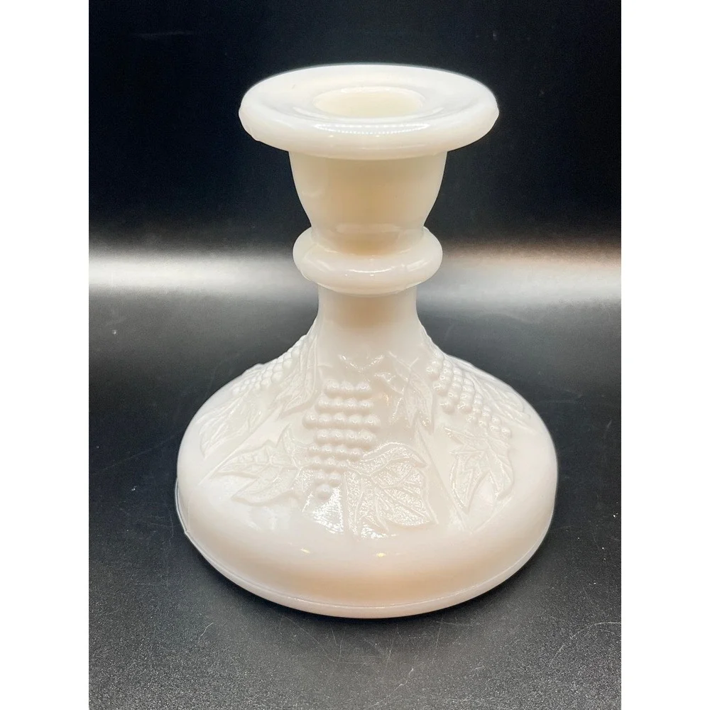 Vtg LE Smith Milk Glass Candlestick Holders Grape Leaf Embossed Set of 2‎ 4.5